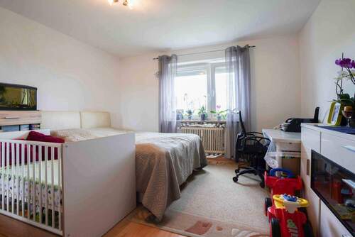 Schlafzimmer - Etagenwohnung mit 75,00 m² in Augsburg zum Kaufen