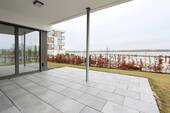 Terrasse mit Elbblick II - 