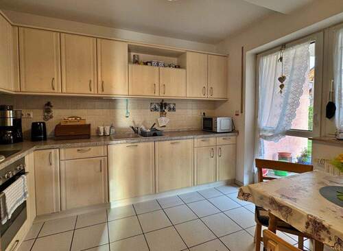 Helle Wohnküche - 3 Zimmer Etagenwohnung in Bitterfeld-Wolfen