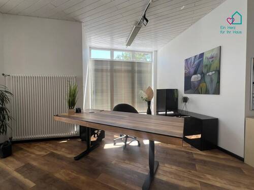 Büro links - Schickes BüroLadengeschäft in Schweinfurt-Oberndorf zu vermieten