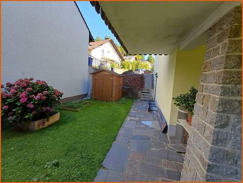 Seitlicher Gartenanteil mit 2. Gartenhäuschen - 