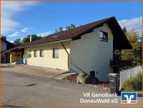 Ansicht Wohnanlage Haupteingang - 3 Zimmer Etagenwohnung zum Kaufen in Thurmansbang