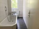 Beispielfoto Badezimmer - Etagenwohnung mit 59,40 m&sup2; in Hermsdorf zur Miete