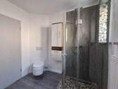 mit großer Dusche - 