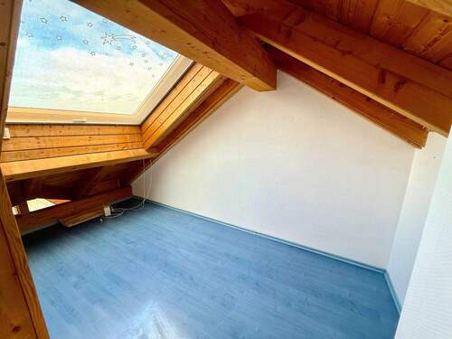 - Büro : Spielzimmer - 