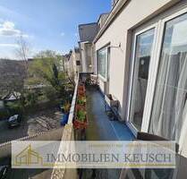 3-Zimmer-Wohnung in zentraler Lage von Bremerhaven, großer Balkon +2 Stellplätze im Innenhof möglich