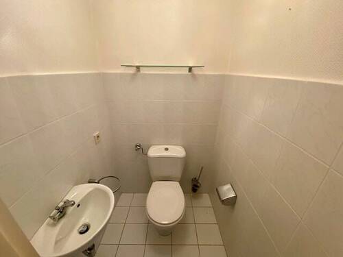 Ganz schlicht ist das Gäste-WC gestaltet - 