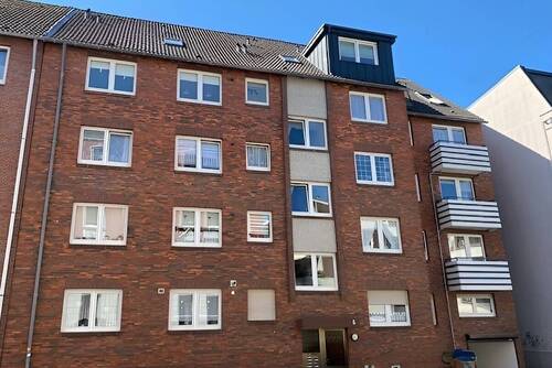 Solides Mehrfamilienhaus in zentraler Lage - Solide und komfortabel - 95.000,00&nbsp;EUR Kaufpreis, ca.&nbsp; 81,90&nbsp;m&sup2;&nbsp;Wohnfl&auml;che