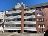 Der große Balkon lädt zum Verweilen ein - 3 Zimmer Etagenwohnung in Wilhelmshaven