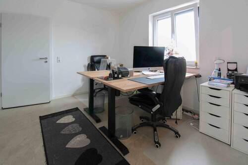 Abeitzimmer mit Zugang zur Gewerbe - Halle - 