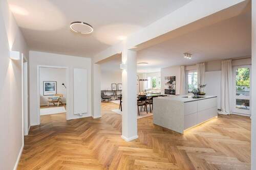 Diele - 4 Zimmer Etagenwohnung zum Kaufen in München