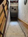 Abgang in den Kellerbereich und die Garage - 