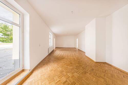 Groszügiges Wohnzimmer - Stilvoll wohnen in Stötteritz - großzügige 3-Zimmer-Wohnung mit Terrasse