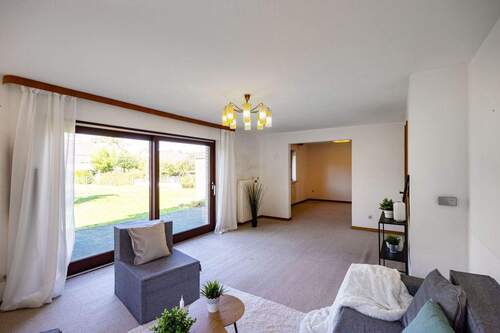 Wohn-/Esszimmer - 