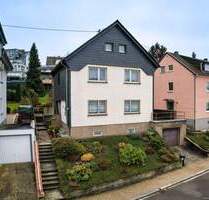 Gepflegtes Zweifamilienhaus in ruhiger Nebenstraße von Riegelsberg