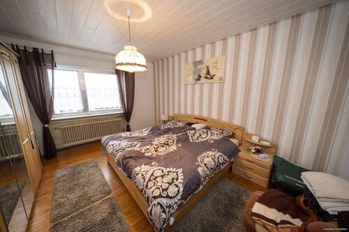 Schlafzimmer Erdgeschoss - Mehrfamilienhaus, Wohnhaus zum Kaufen in Riegelsberg