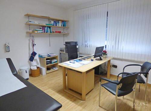 Eines von zwei Arztzimmern - 