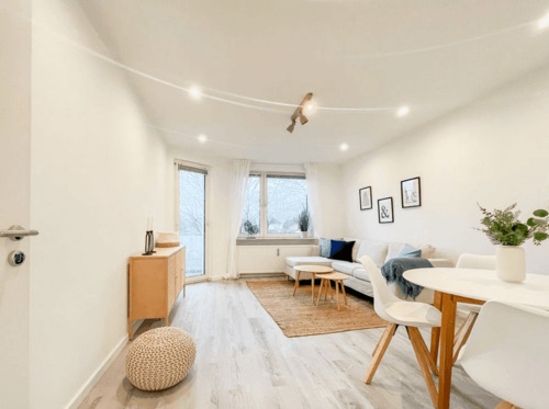 Wohnen - Möblierte 2-Zimmer-Wohnung mit Balkon