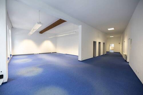 Büro - Büro mit 260,00 m&sup2; in Landshut zur Miete