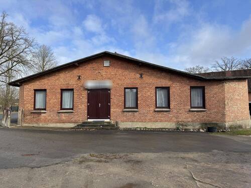 Seitenansicht zum Saal - 1 Zimmer Einfamilienhaus in Jameln