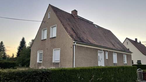 Straßenansicht - 5 Zimmer Einfamilienhaus zum Kaufen in Laubusch