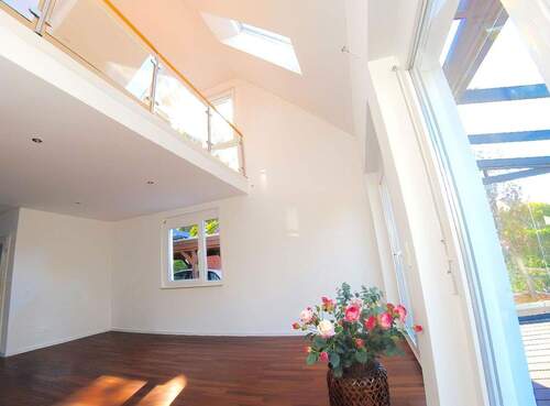 Lichtdurchflutete Galerie - 