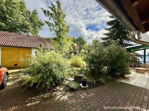 Terrasse, Teich und Garage - alles da - 