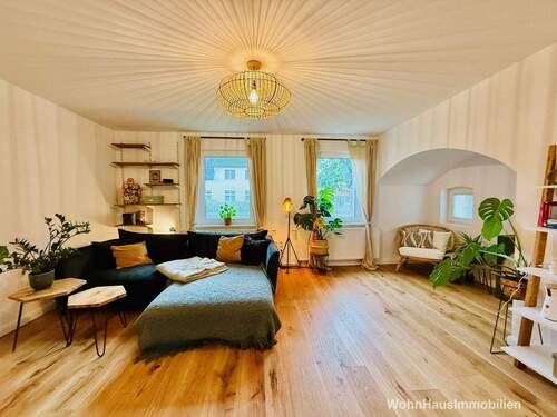 Das Wohnzimmer ist einladend und freundlich - 