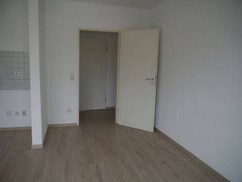 Blick in Diele - Etagenwohnung mit 30,00 m&sup2; in Mühlheim am Main zur Miete