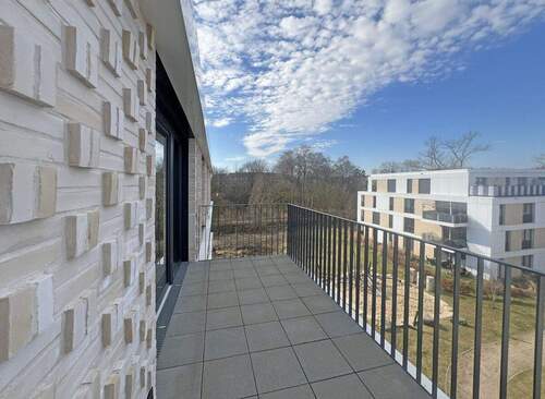 Balkon - 4 Zimmer Etagenwohnung zum Kaufen in Pinneberg