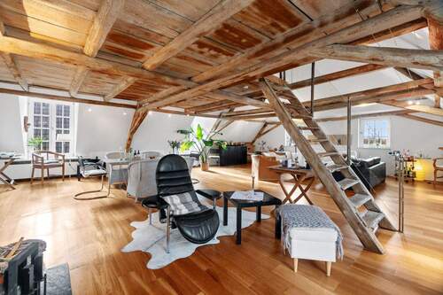 Treppe zum Spitzboden DG - 