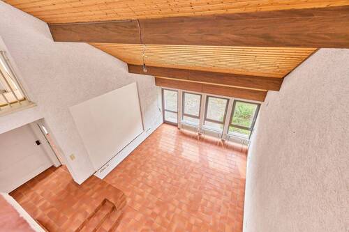 Blick von der Galerie ins Wohnzimmer - 