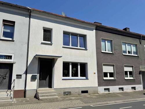 Vorderansicht - GROSSES REIHENHAUS IN DORTMUND-BODELSCHWINGH