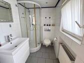 Erdgeschoss Badezimmer - 