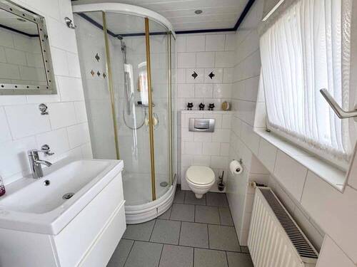 Erdgeschoss Badezimmer - 