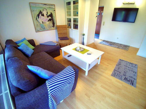 Helles Wohnzimmer - 3 Zimmer Mehrfamilienhaus, Wohnhaus zum Kaufen in Eckwarderhörne