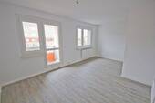 Wohnzimmer - 3-Raumwohnung sucht neuen Nutzer