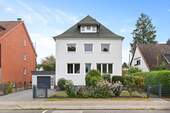 Straßenansicht - 9 Zimmer Mehrfamilienhaus, Wohnhaus zum Kaufen in Hamburg / Rahlstedt