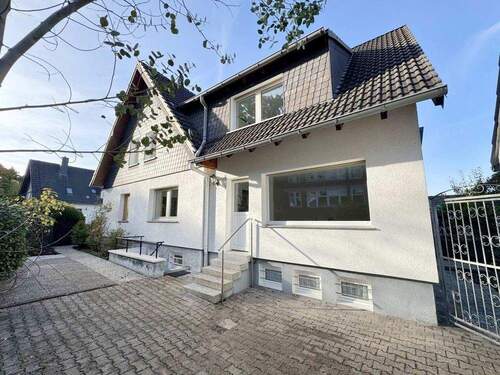 Seitenansicht - 7 Zimmer Doppelhaushälfte in Dortmund