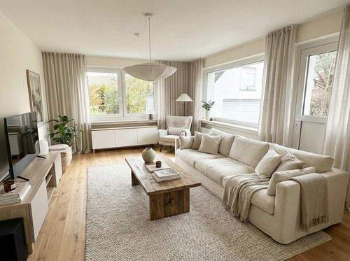 Erdgeschoss Wohnzimmer virtueller Renovierungsvors - 