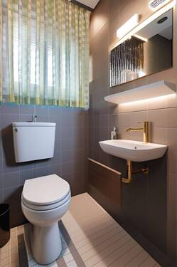 Gäste-WC - Renovierungsbeispiel (KI) - 