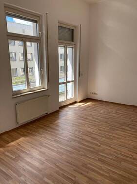 Wohnzimmer (2) - 2 Zimmer Etagenwohnung zur Miete in Gera