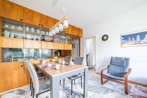 Vitrine - 3 Zimmer Etagenwohnung zum Kaufen in Berlin