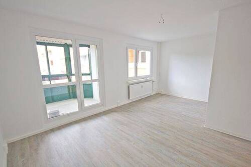 Wohnzimmer - 3 Zimmer Etagenwohnung zur Miete in Halle (Saale)