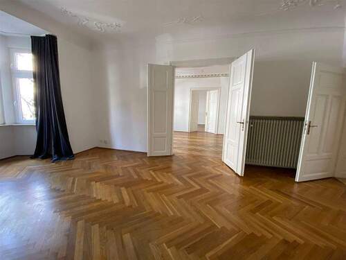 Erkerzimmer - 5 Zimmer Etagenwohnung zur Miete in Nürnberg