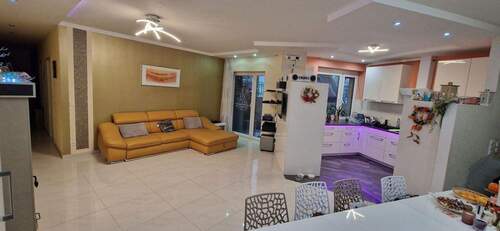 Wohnzimmer - kernsanierte 5 Zi-Wohnung (Souterrain) in Rückgebäude_nähe Park- Luitpoldhain_ ohne Makler