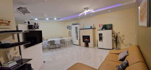 Kaminsicht - 5 Zimmer Etagenwohnung in Nürnberg