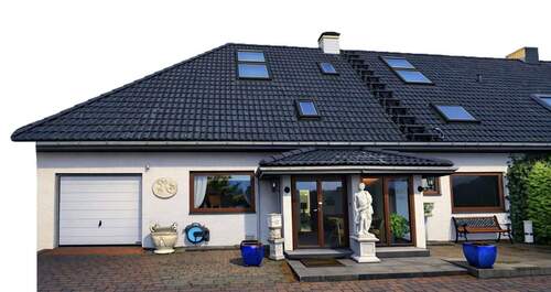 Bild 1 - Attraktive Doppelhaushälfte mit 9 Zimmern in ruhiger Südlage