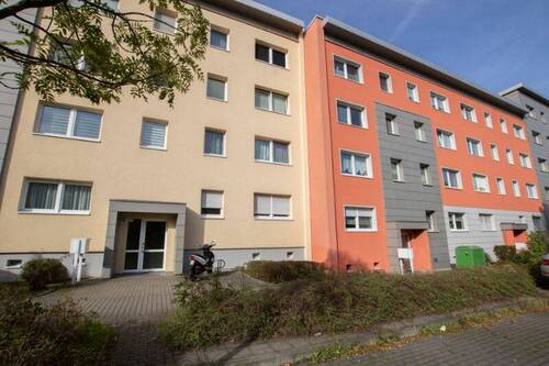 Vorderansicht - 2 Zimmer Etagenwohnung zur Miete in Halle (Saale)