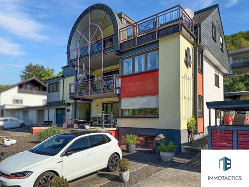 Außenansicht - Investieren & Wohnen: Dreifamilienhaus mit 333?m² exklusiv für Familien und Anleger
